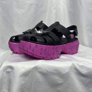 Crocs HELLO KITTY AND FRIENDS MY MELODY AND KUROMI STOMP SANDAL Women’s Size 11